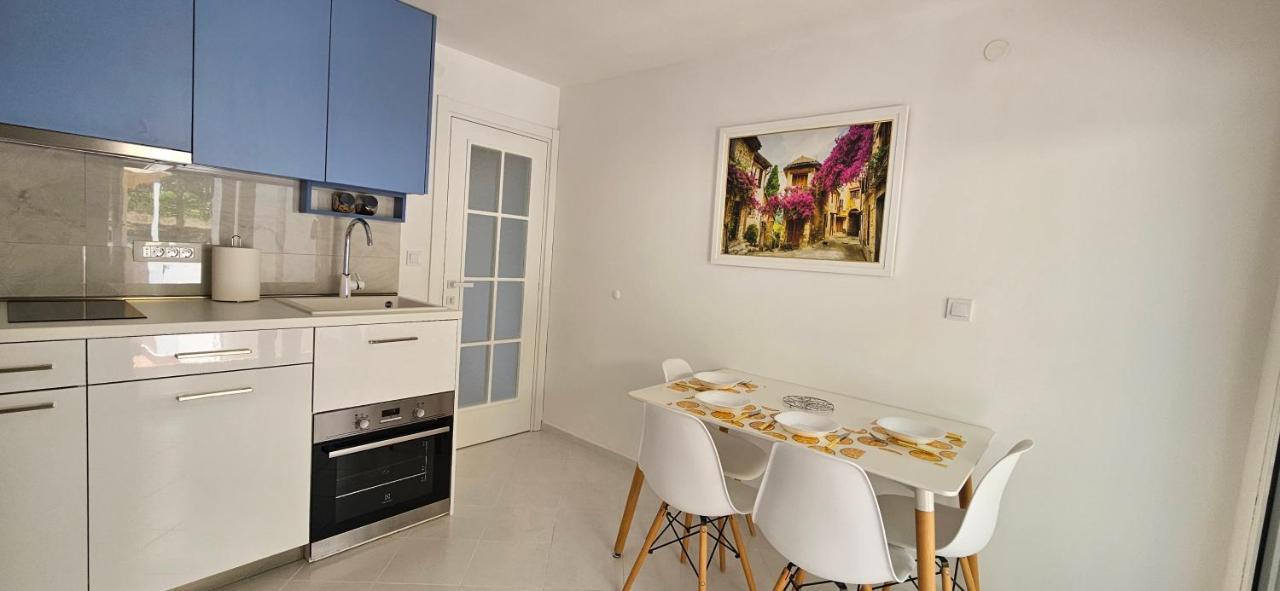 Sea View Apartment Aria Petrovac Extérieur photo